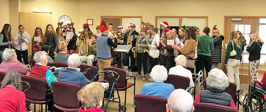 High school band students entertained during the Christmas season